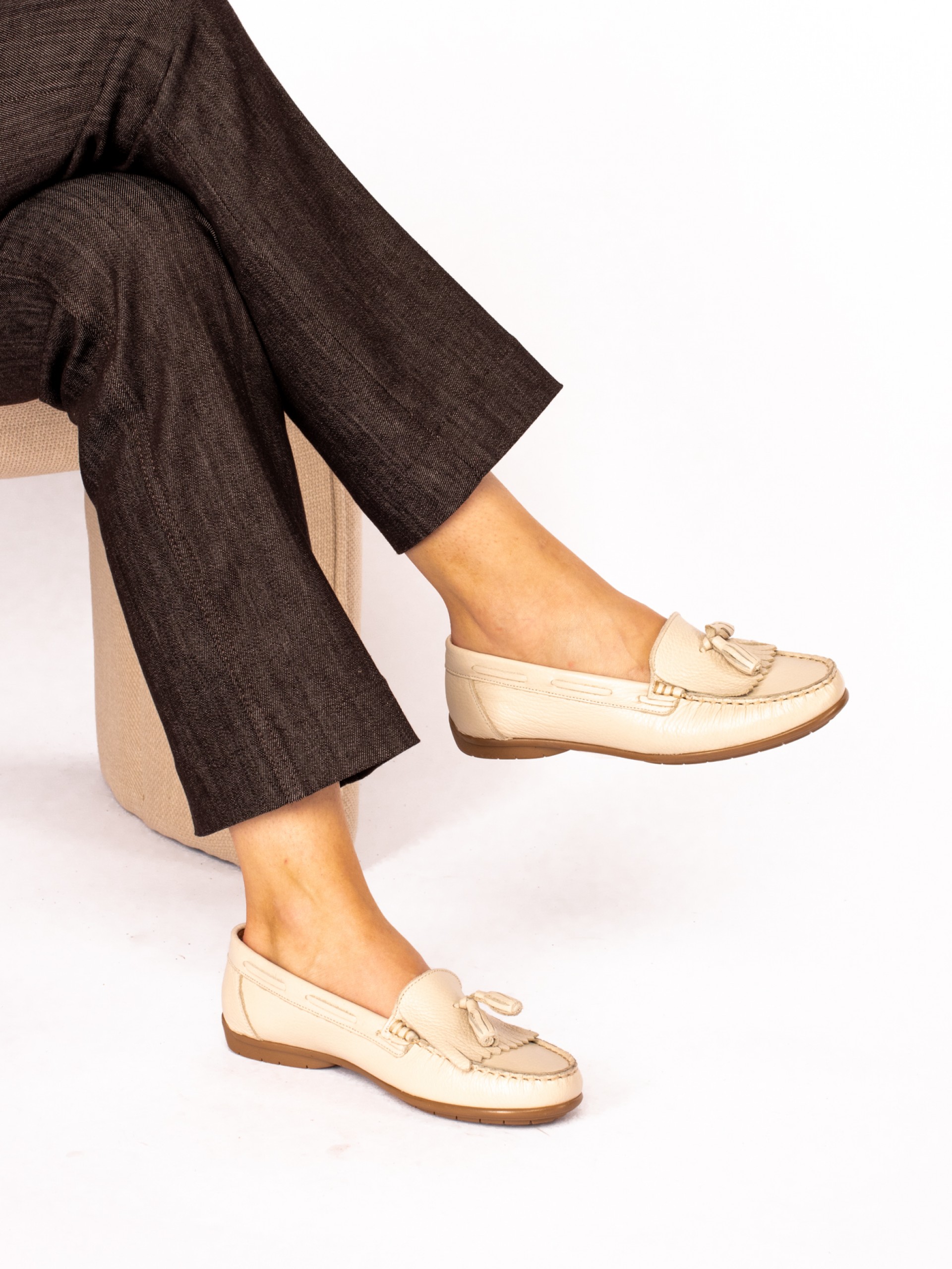 Classic leather moccasin with charms