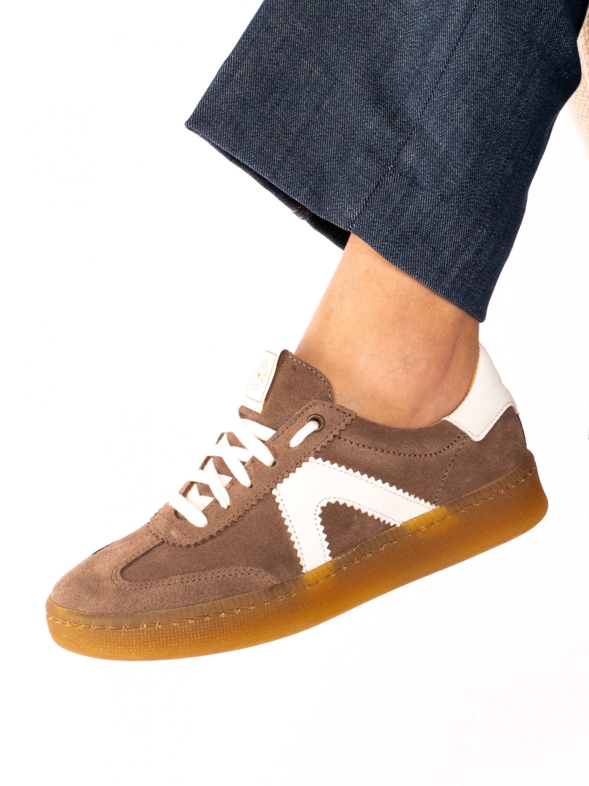 Sapato Desportivo em Camurça