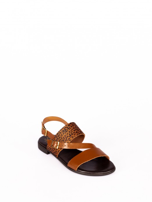 Sandlia Rasa em Pele e Camura Animal Print