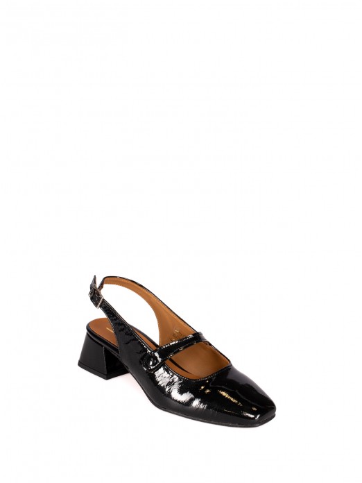 Medium Heel Shoes in Varnish