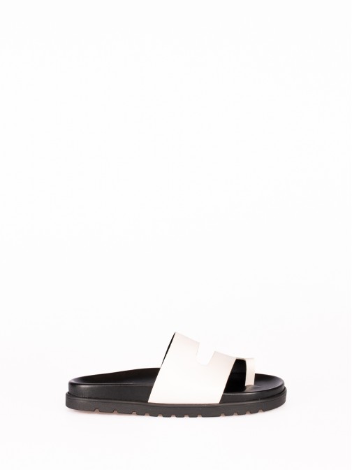Chinelo Bio em Pele