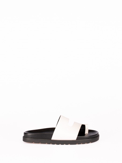 Chinelo Bio em Pele