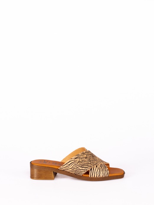 Chinela de Salto em  Animal Print