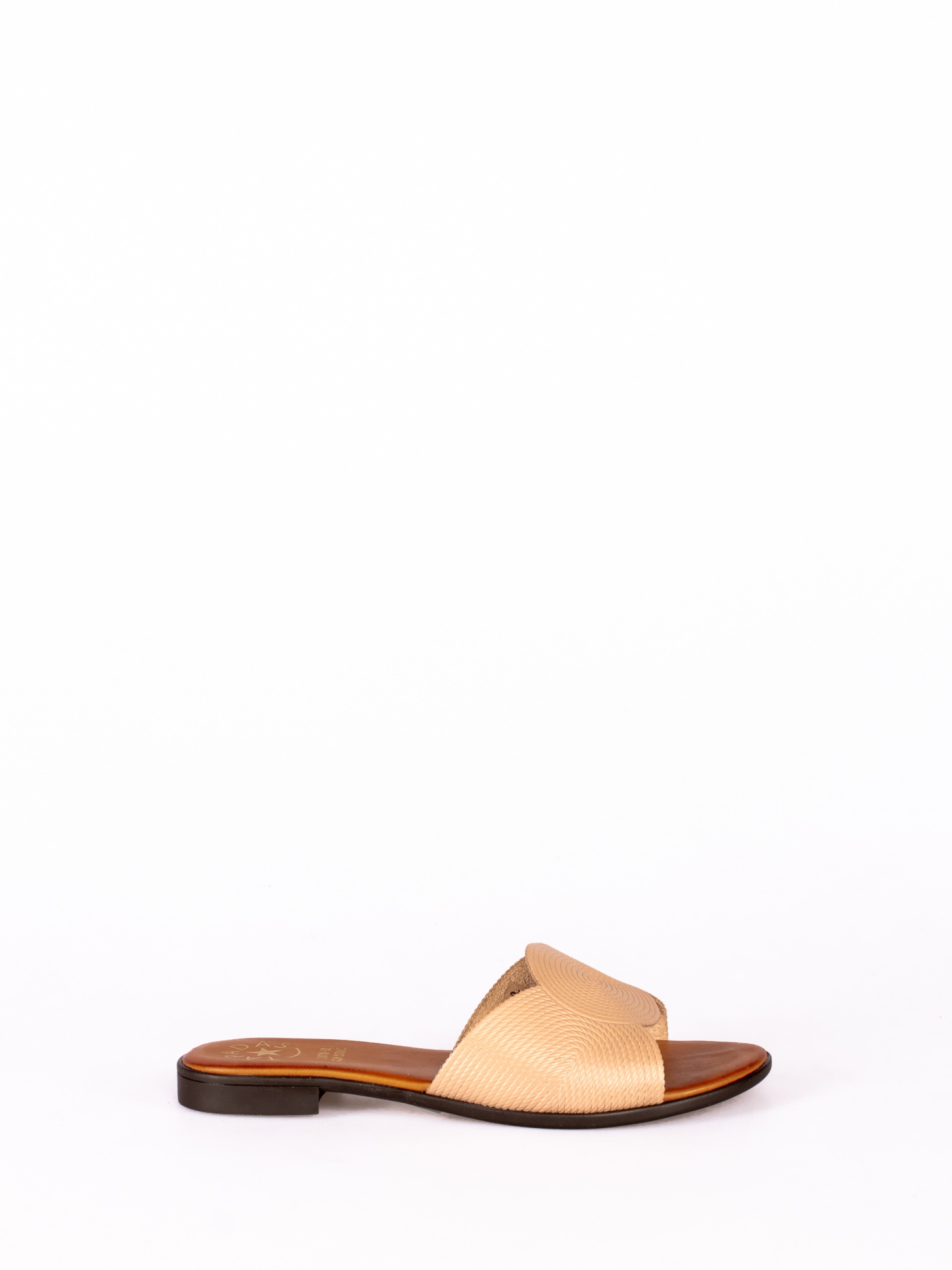 Chinela Rasa em Pele