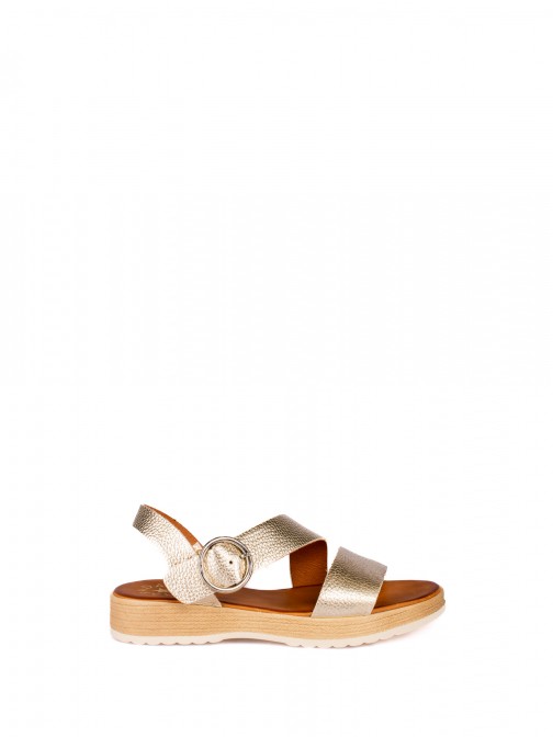 Round Buckle Platform Sandal in Laminated Leather