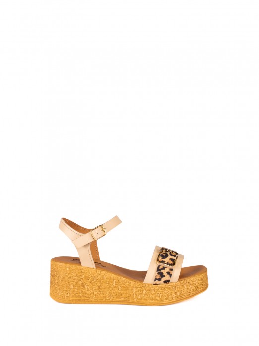 Sandlia de Cunha com detalhe Animal Print