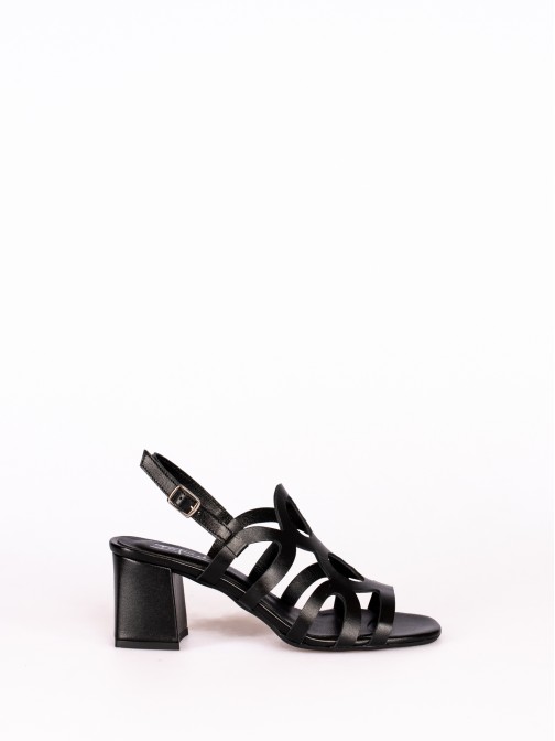 Heel Sandal Laser Cutting in Leather