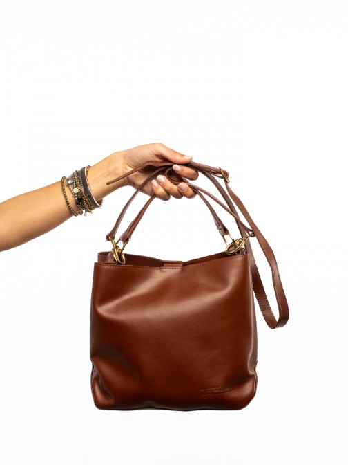 HAND AND CROSSBODY BAG IN LEATHER