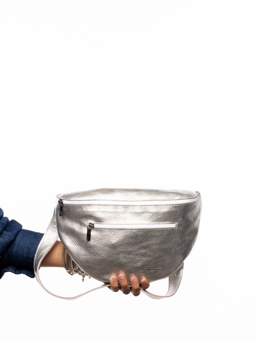 WAIST/BODY BAG IN METALLIC LEATHER