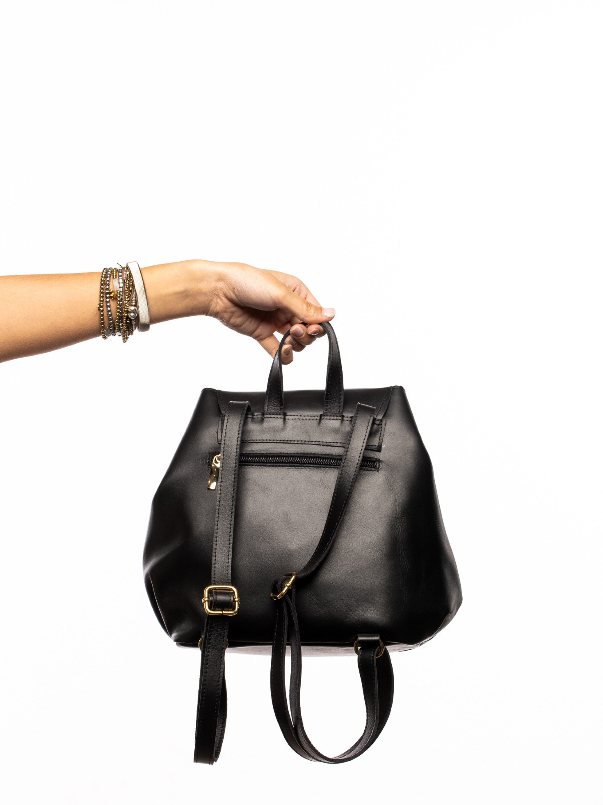 MOCHILA PEQUENA EM PELE