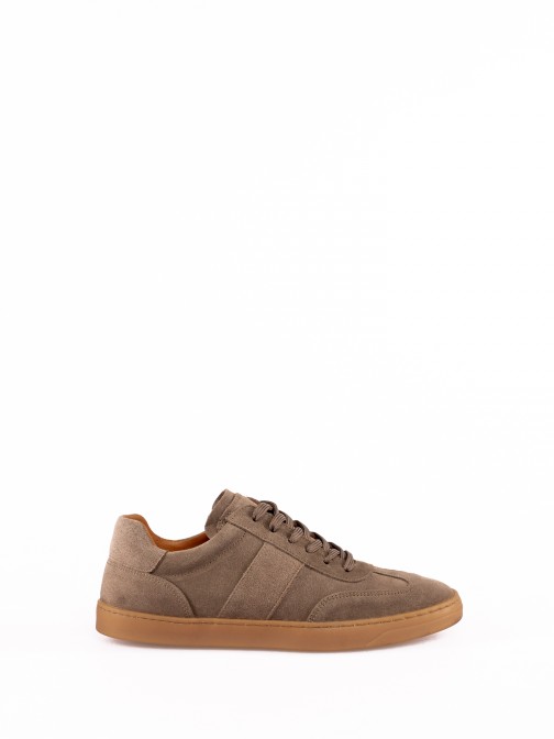 Suede Sports Shoe