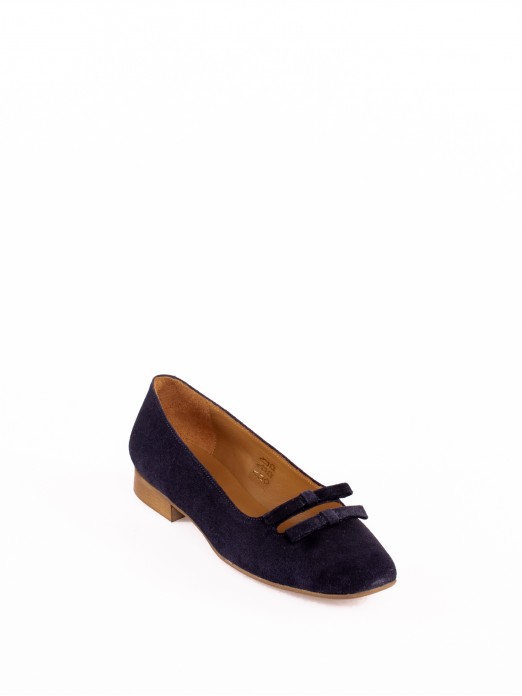 Sabrina with suede bows