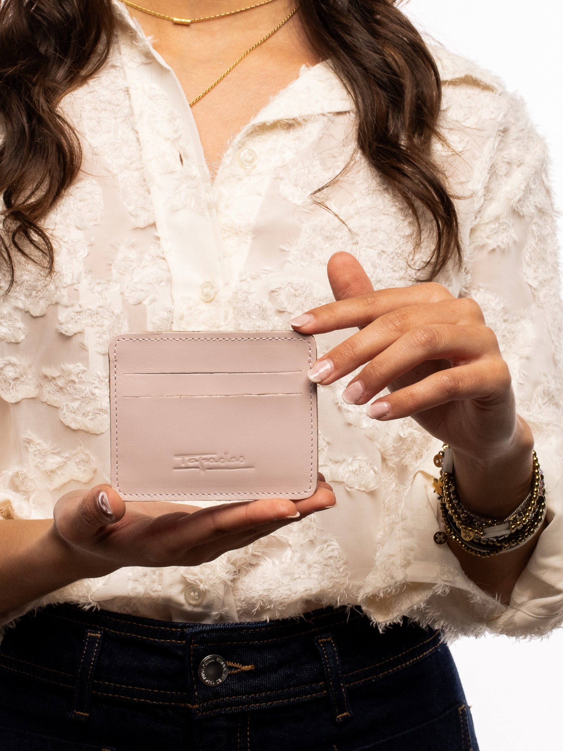 PORTA-CARTÕES EM PELE