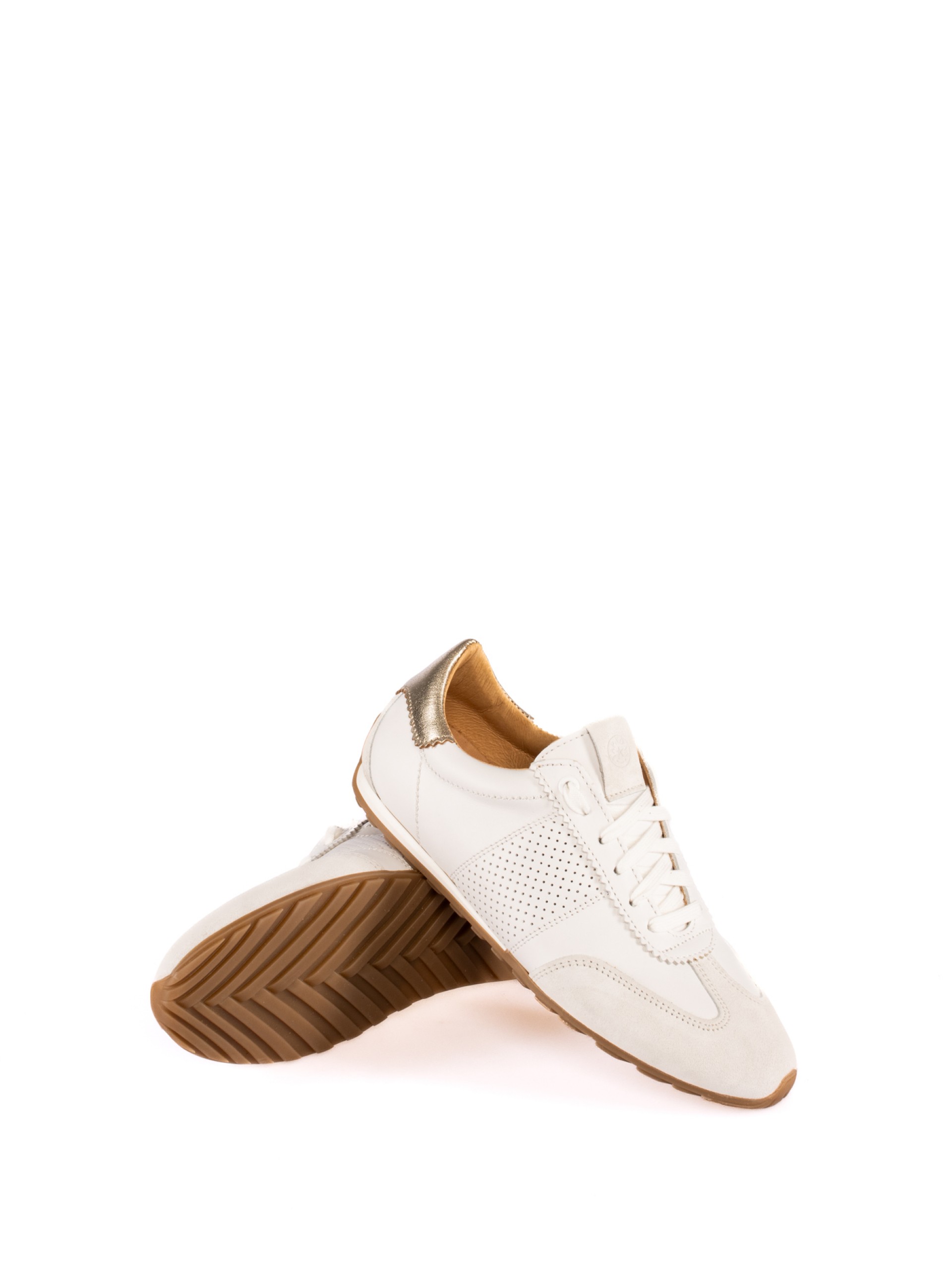Thin Sole Leather Sports Shoe