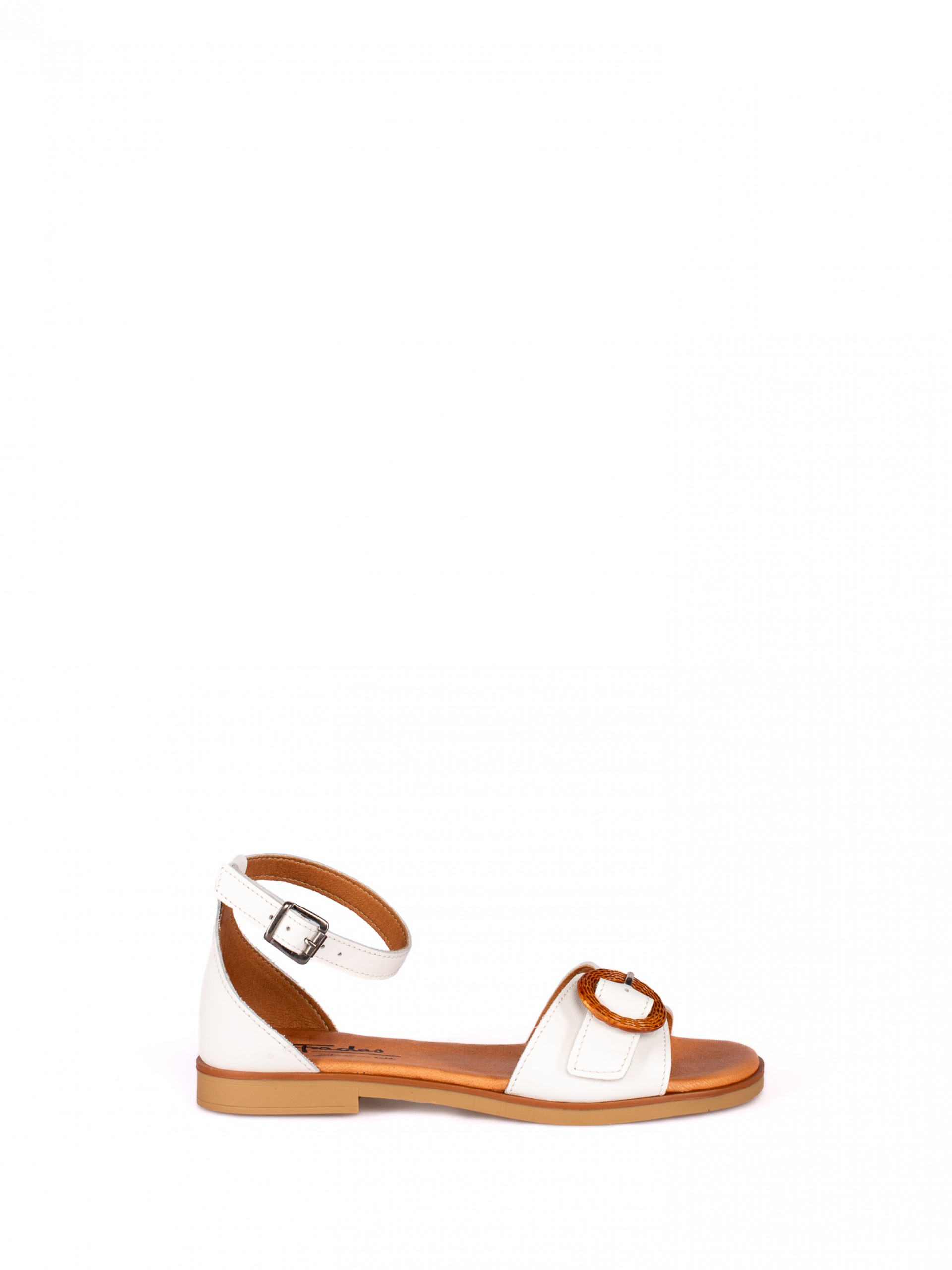 Leather Flat Sandal with buckle