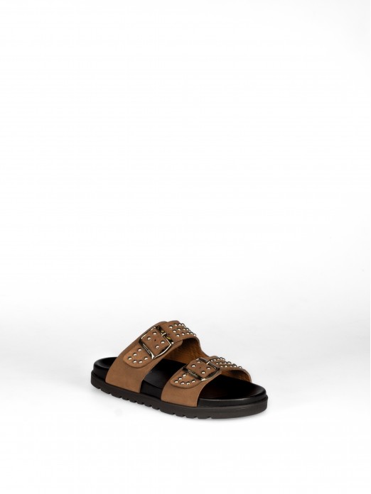 Chinelo Bio com Fivelas e Tachas em Camura
