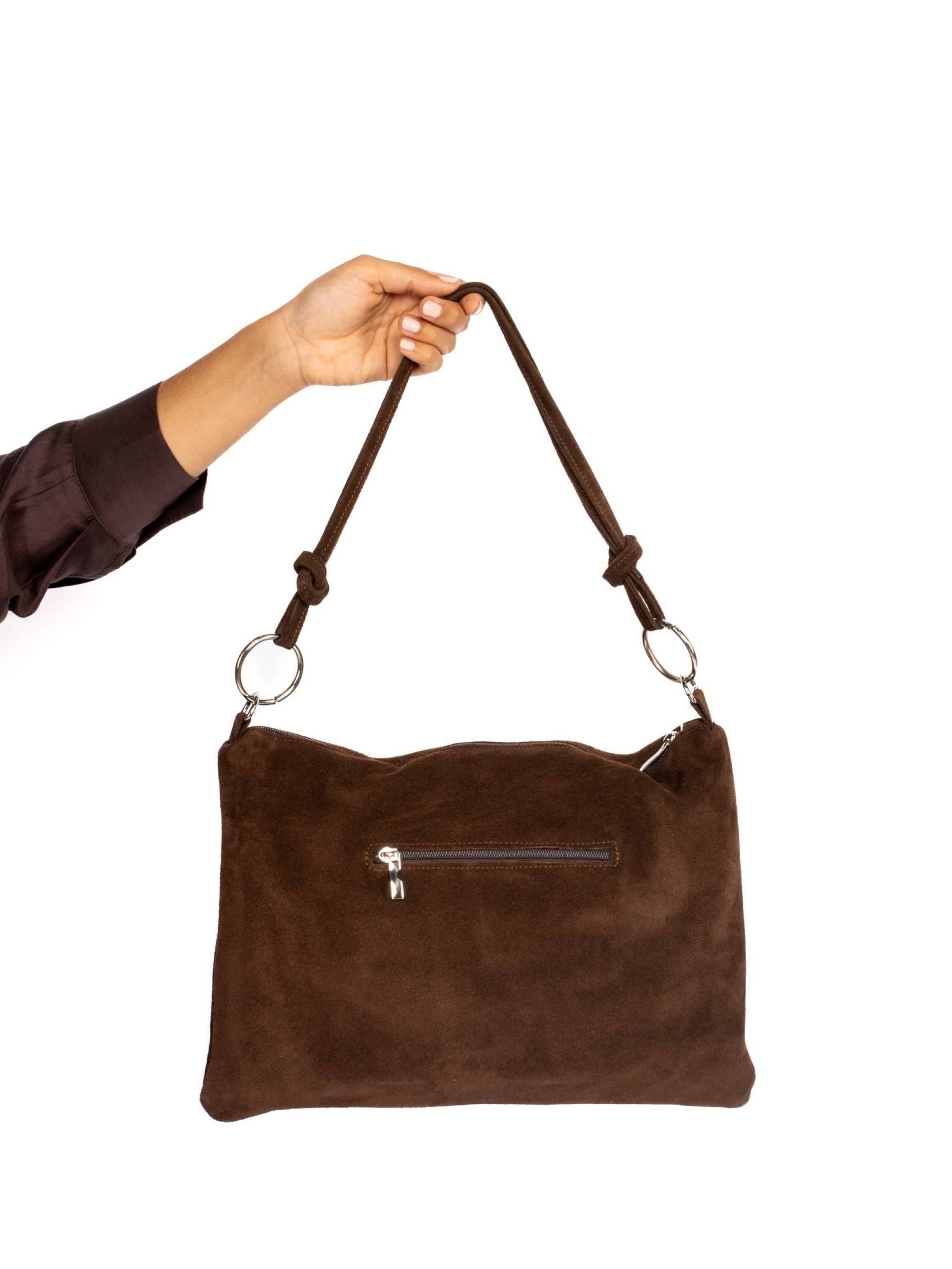 Mala de ombro em camurça com argolas metálicas