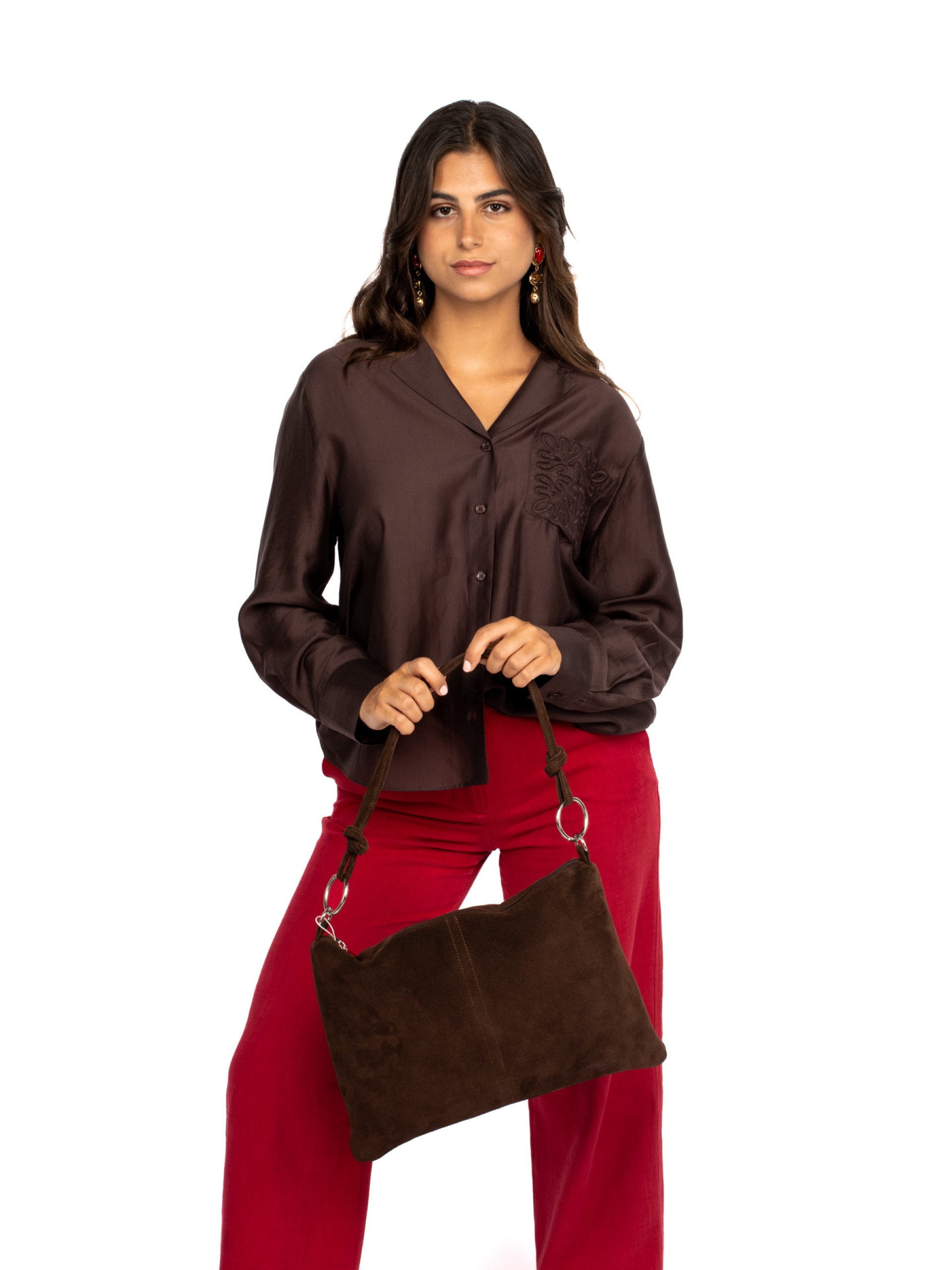 Mala de ombro em camurça com argolas metálicas