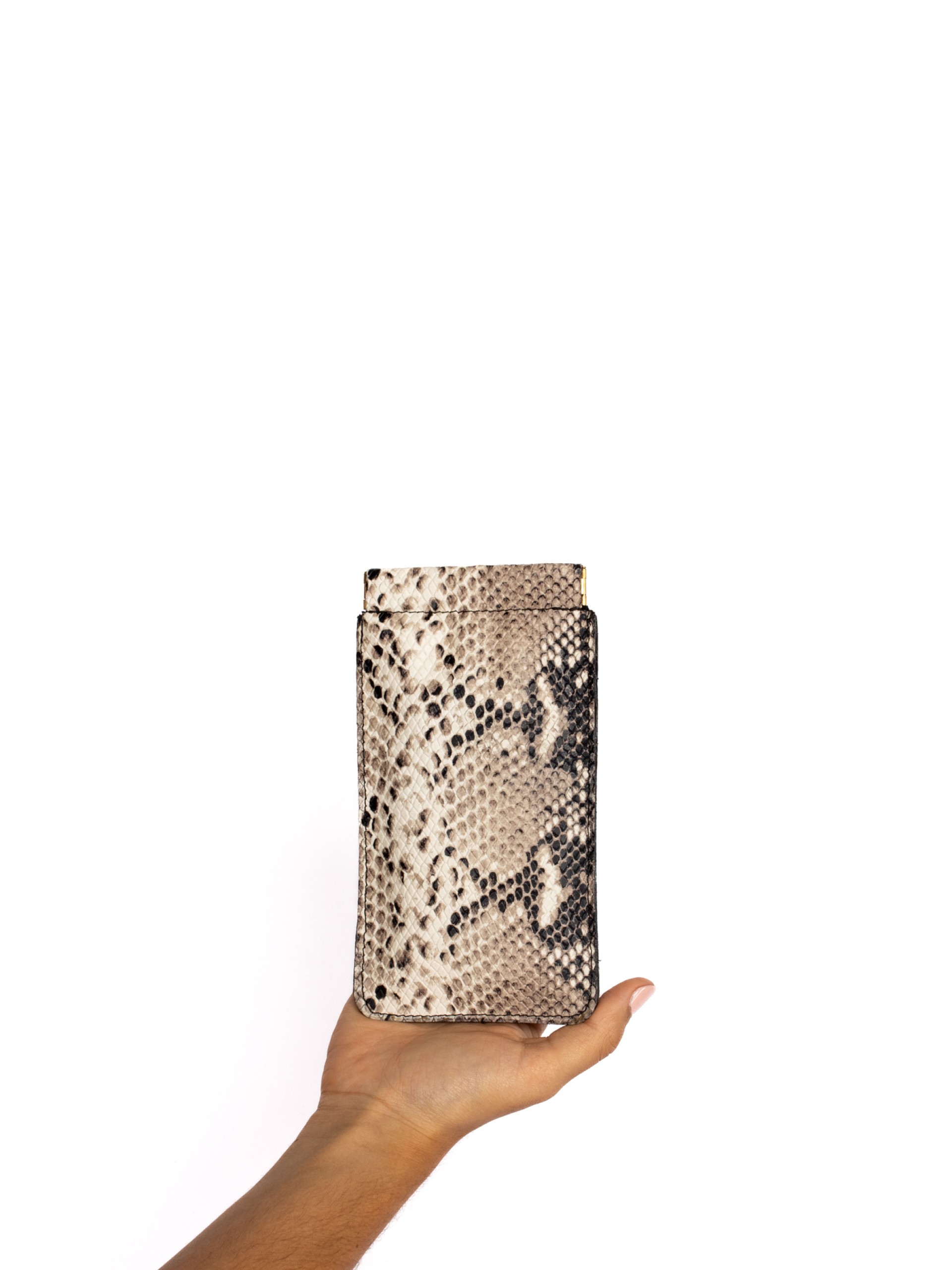 Bolsa de óculos em pele e animal print