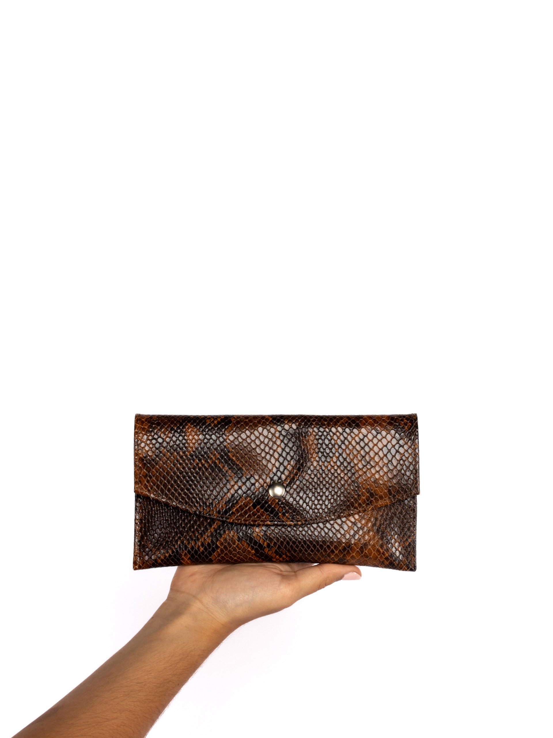 Carteira grande em pele e animal print