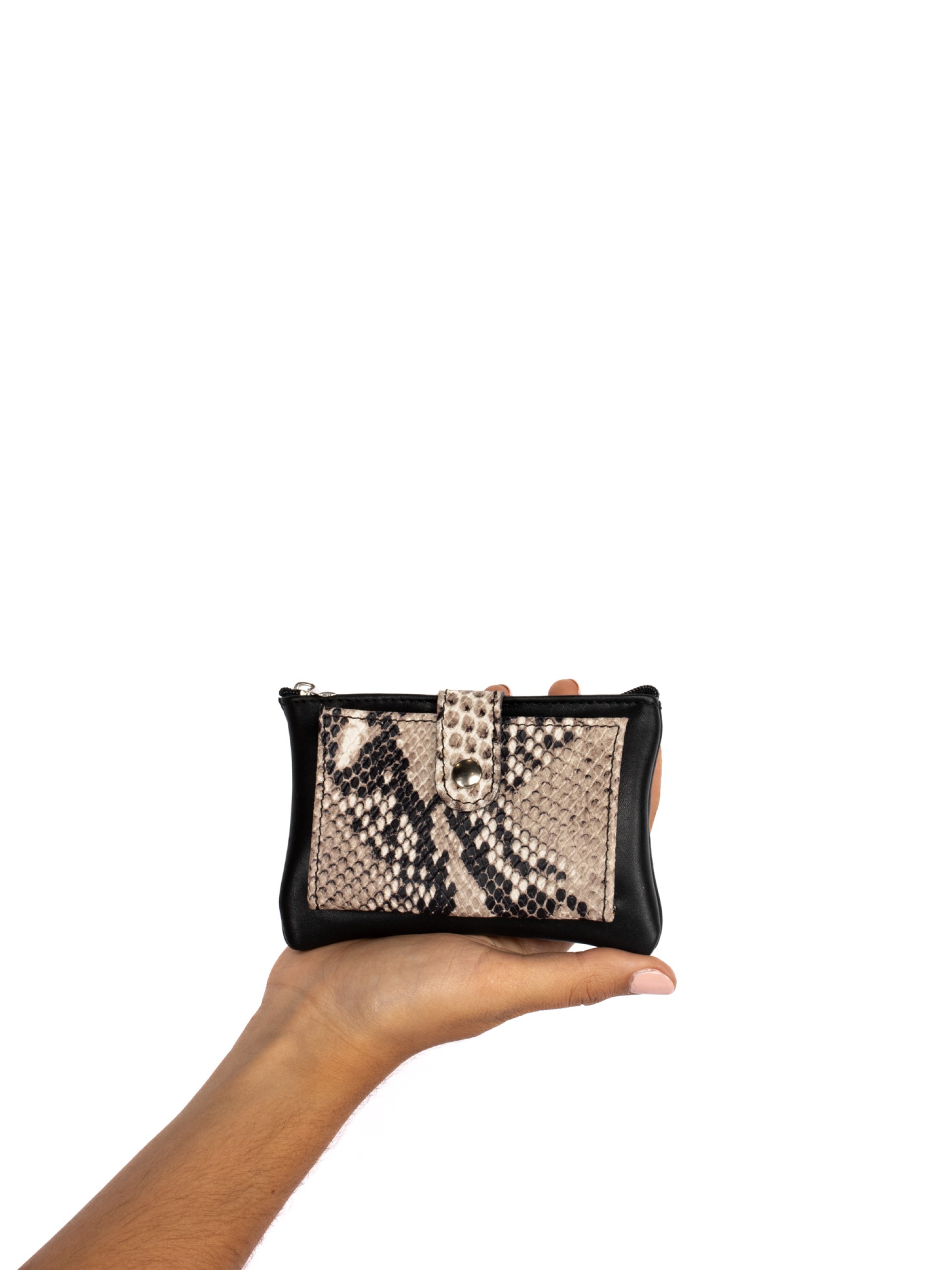 CARTEIRA EM PELE E PADRÃO ANIMAL PRINT