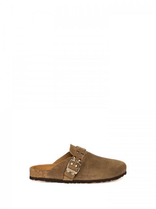 Clogs em Camura com tachas