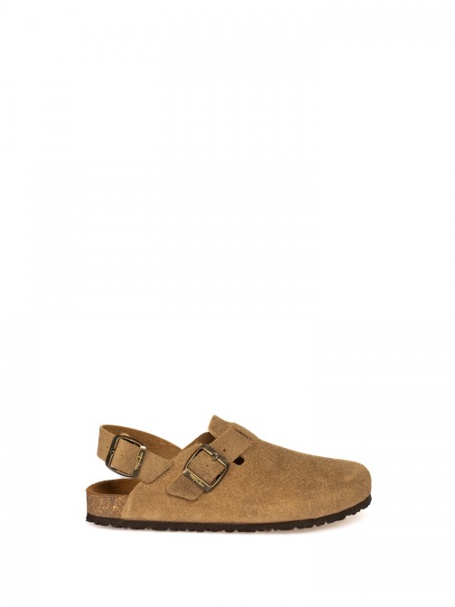 Clogs em camura com tira no calcanhar