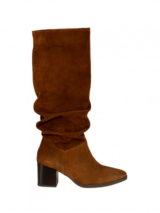 Bota de Salto Cano Enrugado em Camura