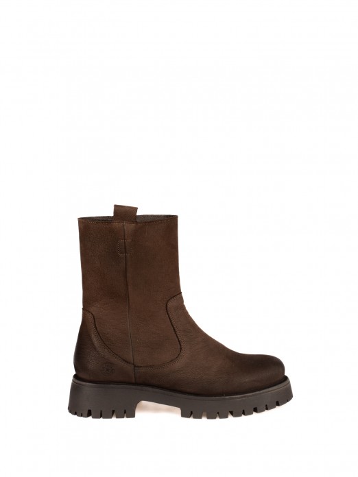 Thick Nubuck Sole Boot