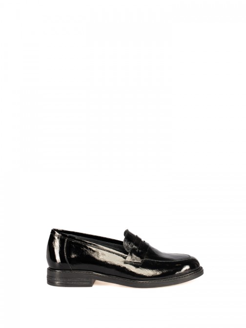 Mocassim clssico em verniz