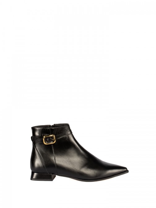 Short Ankle Boot in Leather