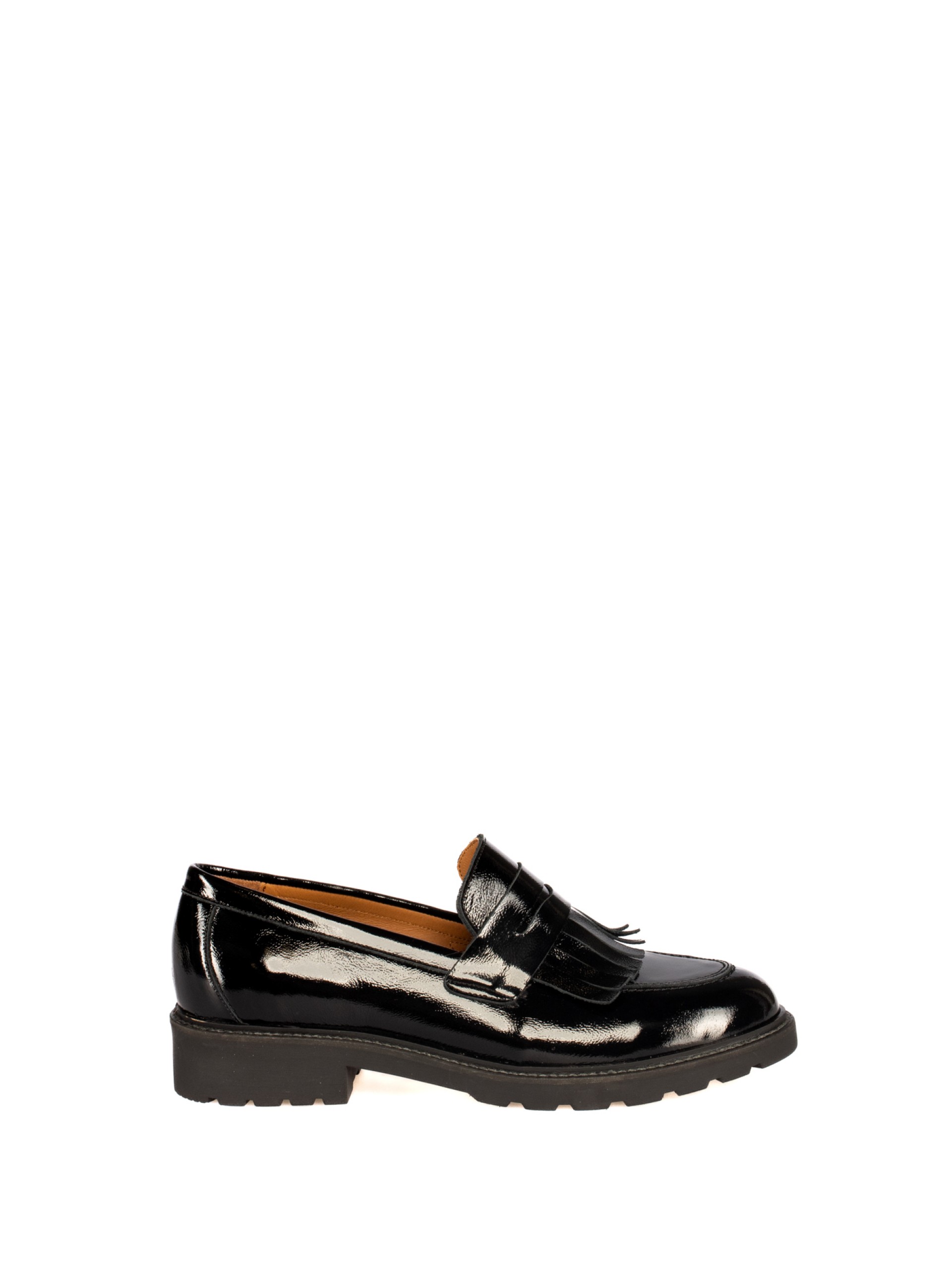 Patent-leather fringe shoe