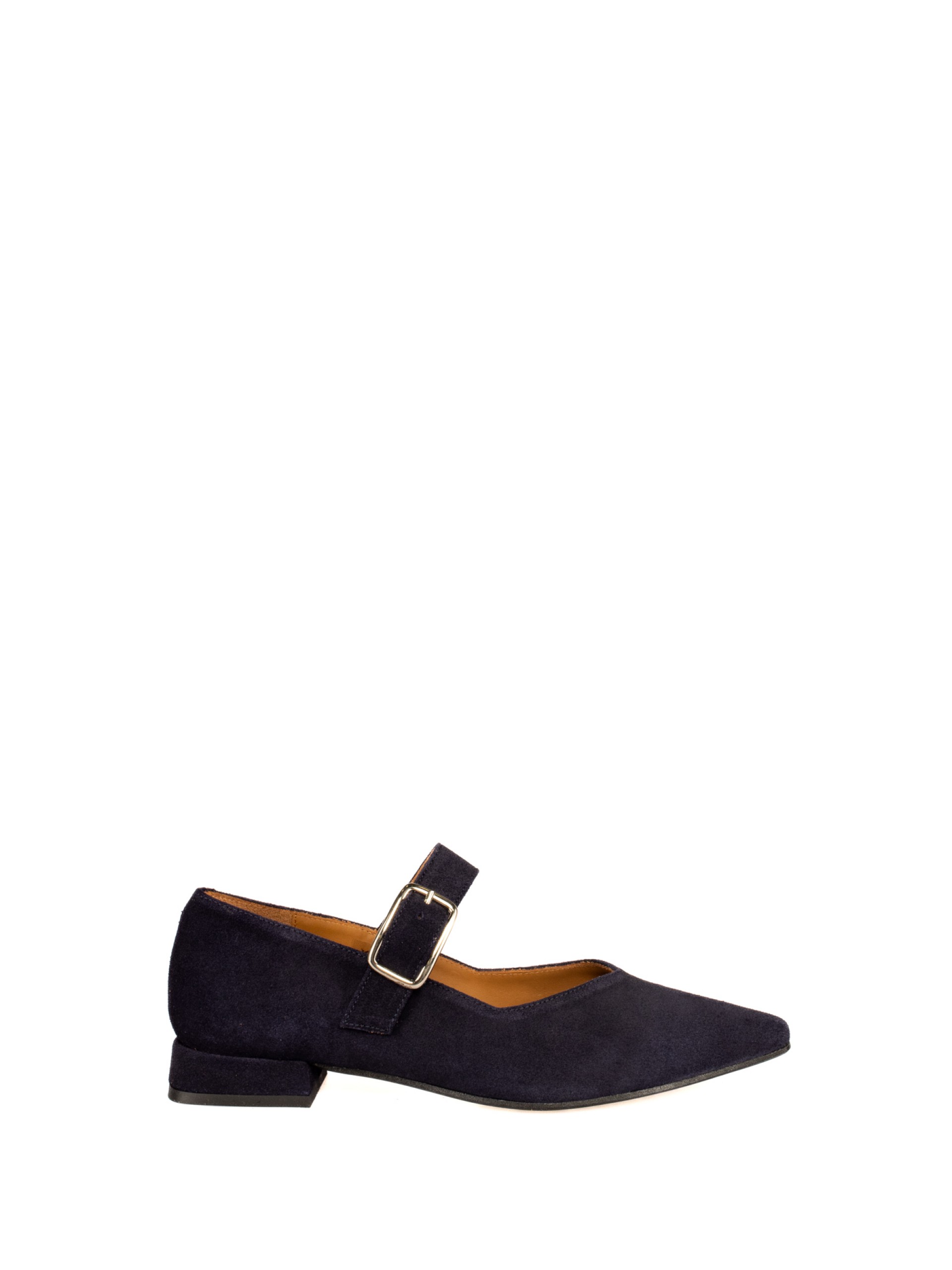 Suede buckle shoe
