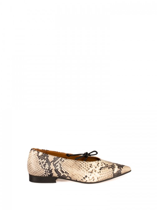Sapato em pele animal print