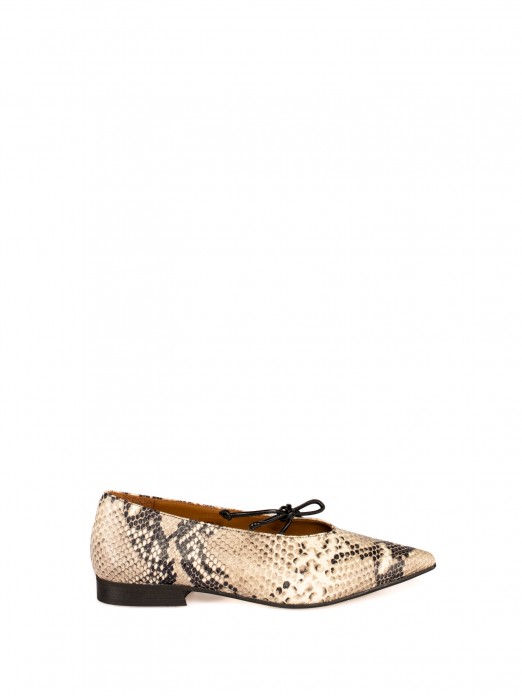 Animal print leather shoes