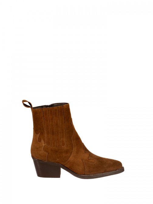 Suede Texan ankle boot with lined elastic