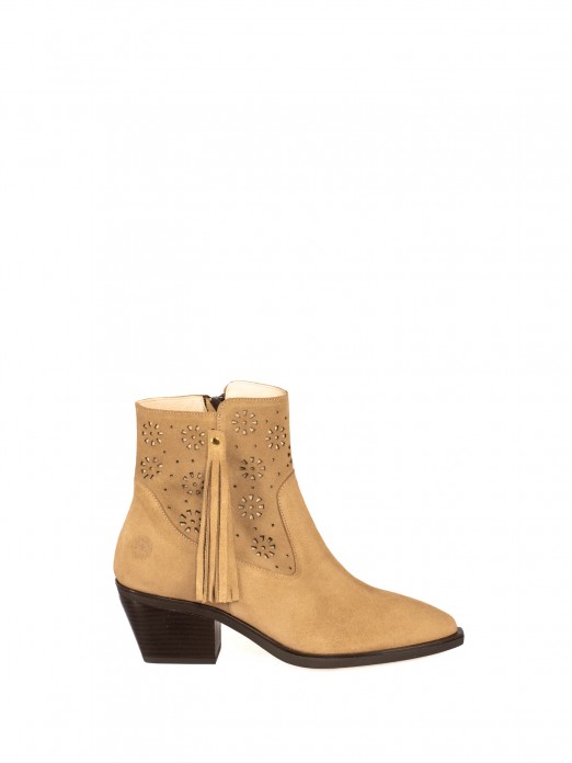 Suede Texan Ankle Boots with Fringes Suede Texan Ankle Boots with Fringes