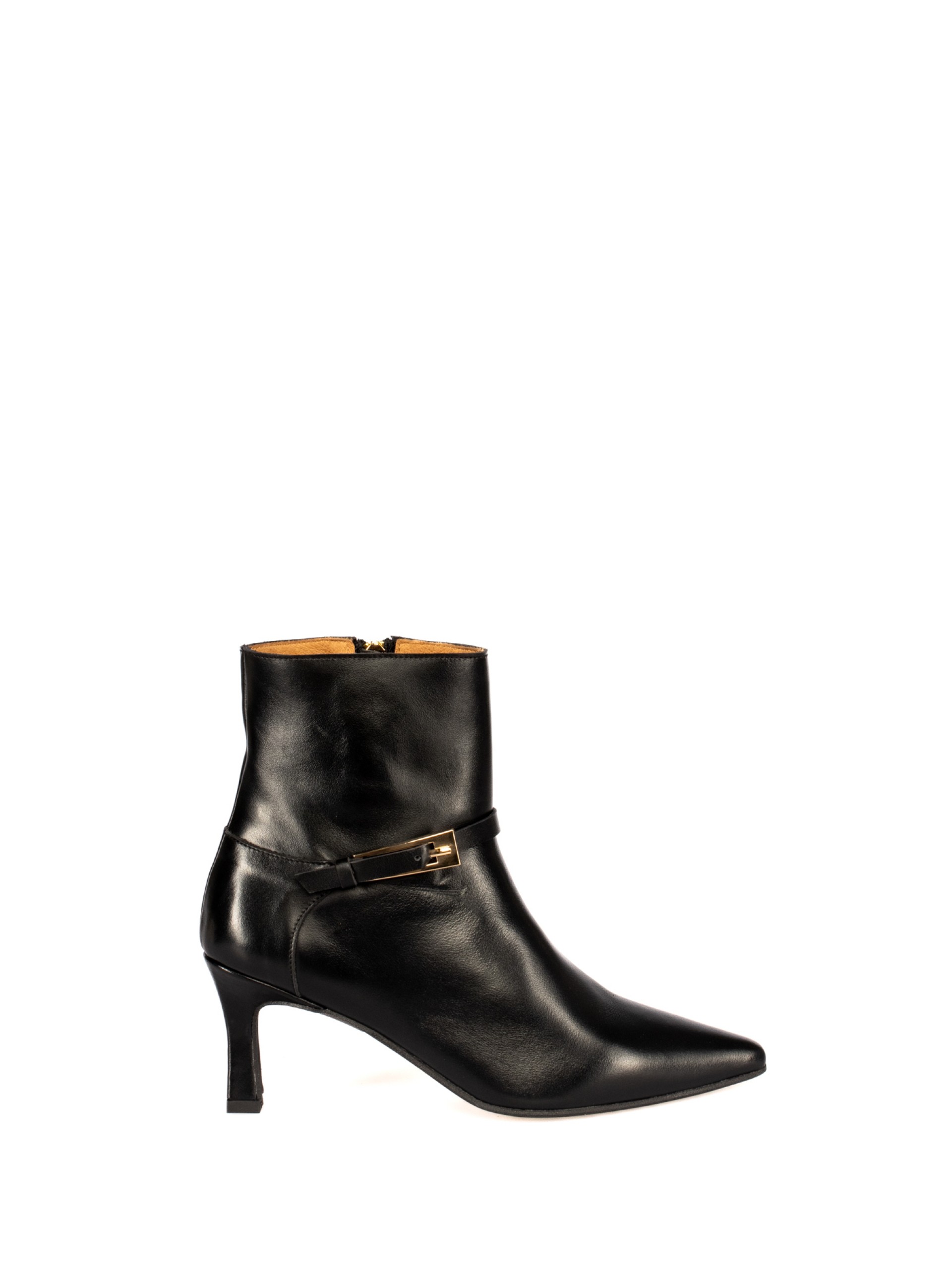 Botim em Pele com detalhe
de fivela