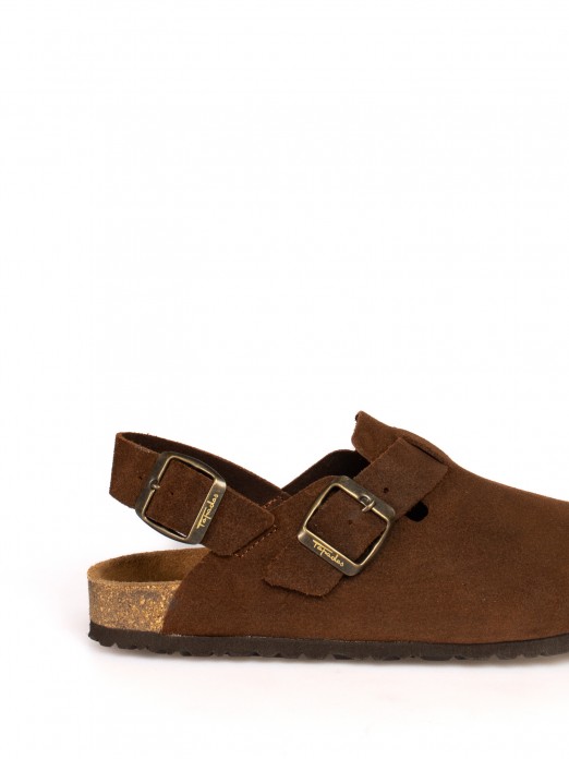 Clogs em camura com tira no calcanhar