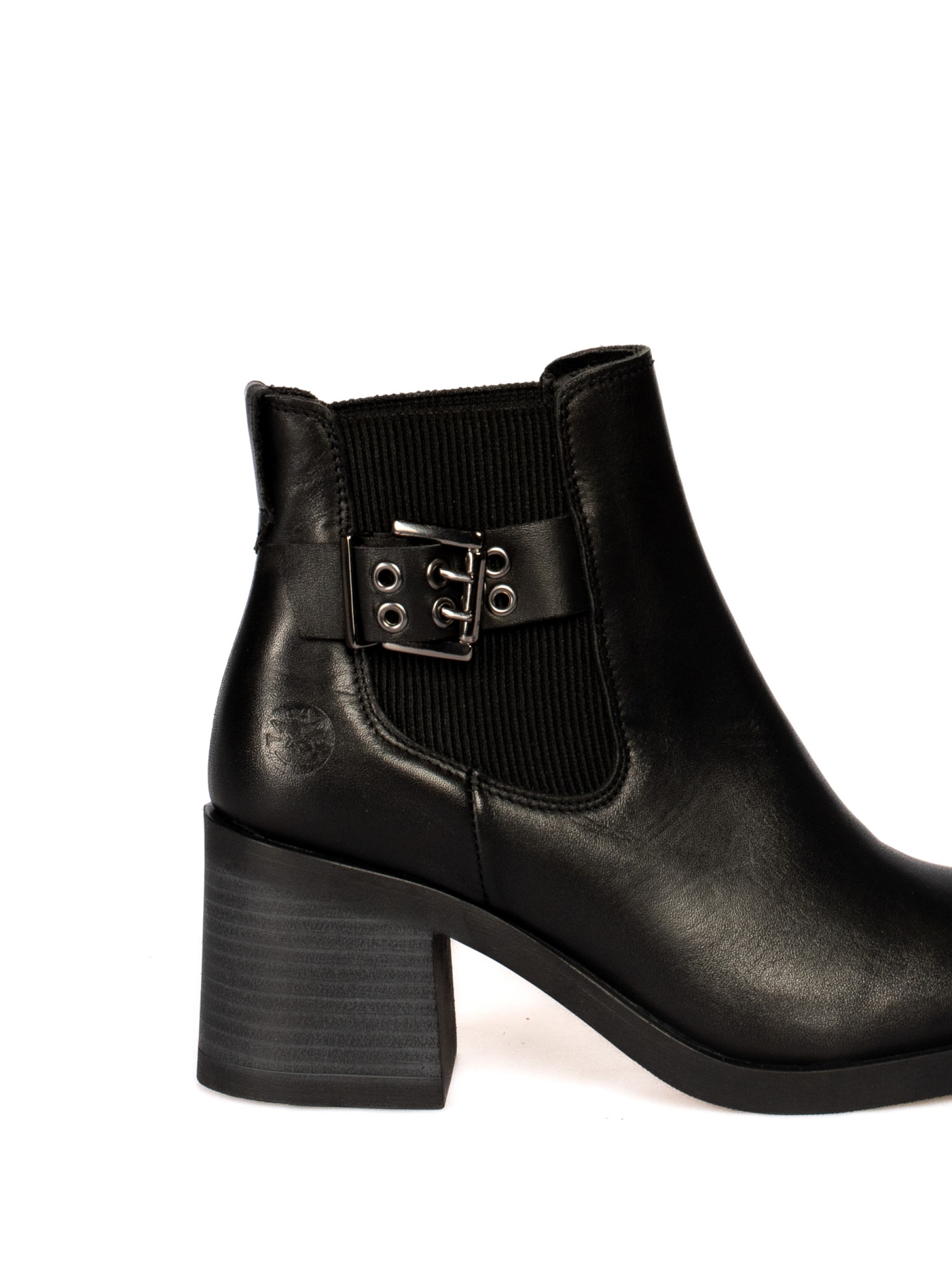 Botim de salto em pele