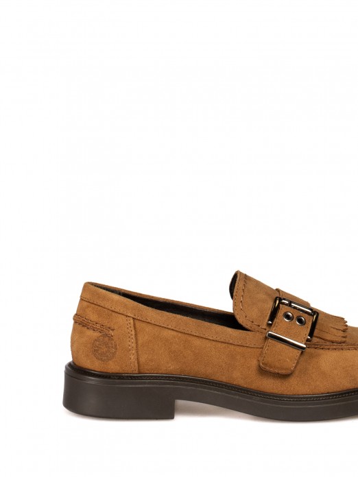 Suede moccasin with fringe