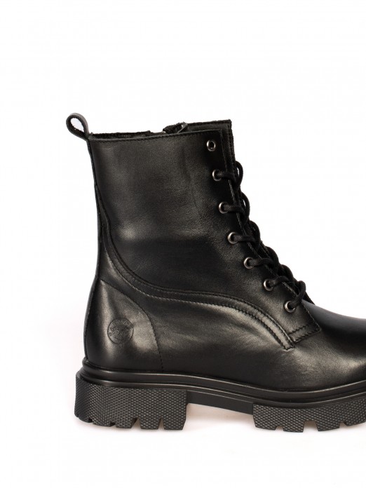 Bota militar em pele