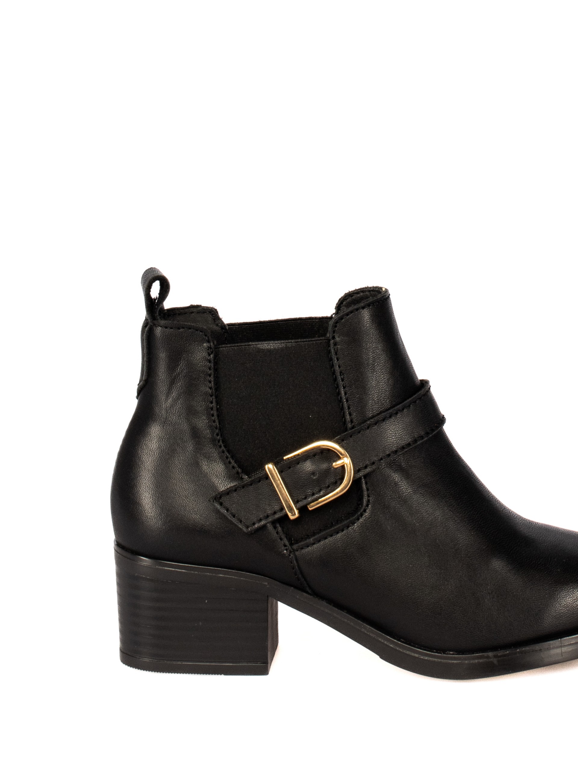 Ankle boots with elastic and leather buckle