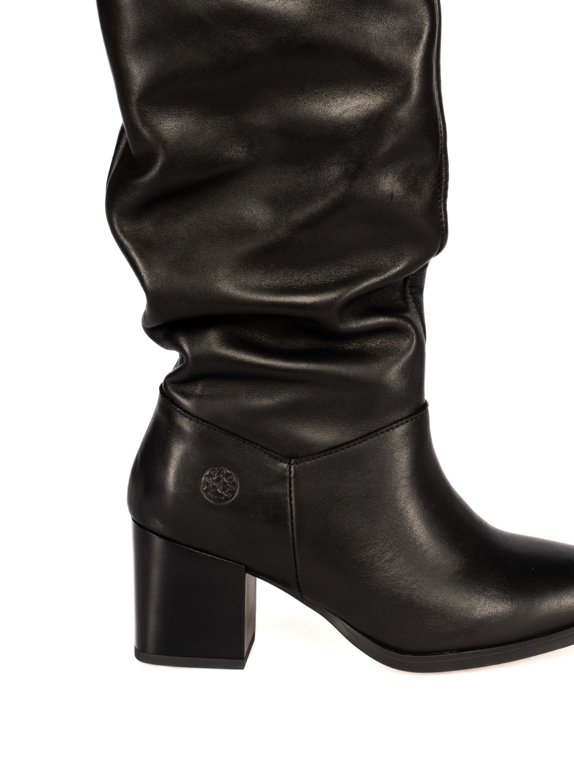 Bota de Salto Cano Enrugado em Pele