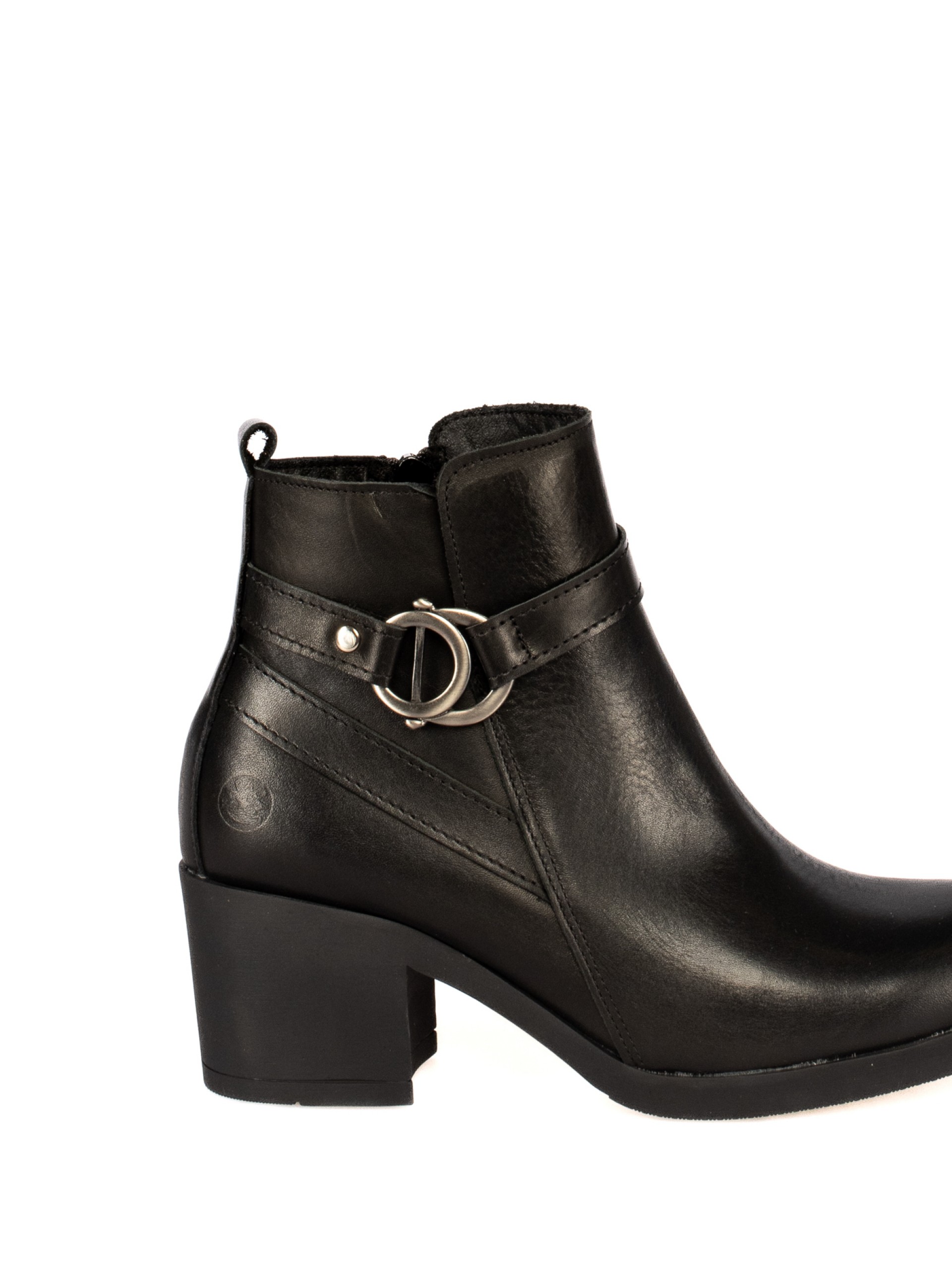 Botim em Pele com aplicação