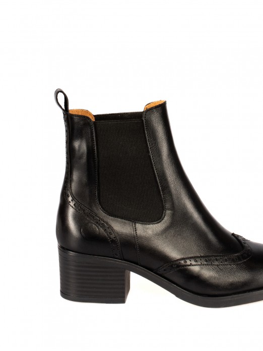 Leather Ankle Boots with Covered Elastic Leather Ankle Boots with Covered Elastic