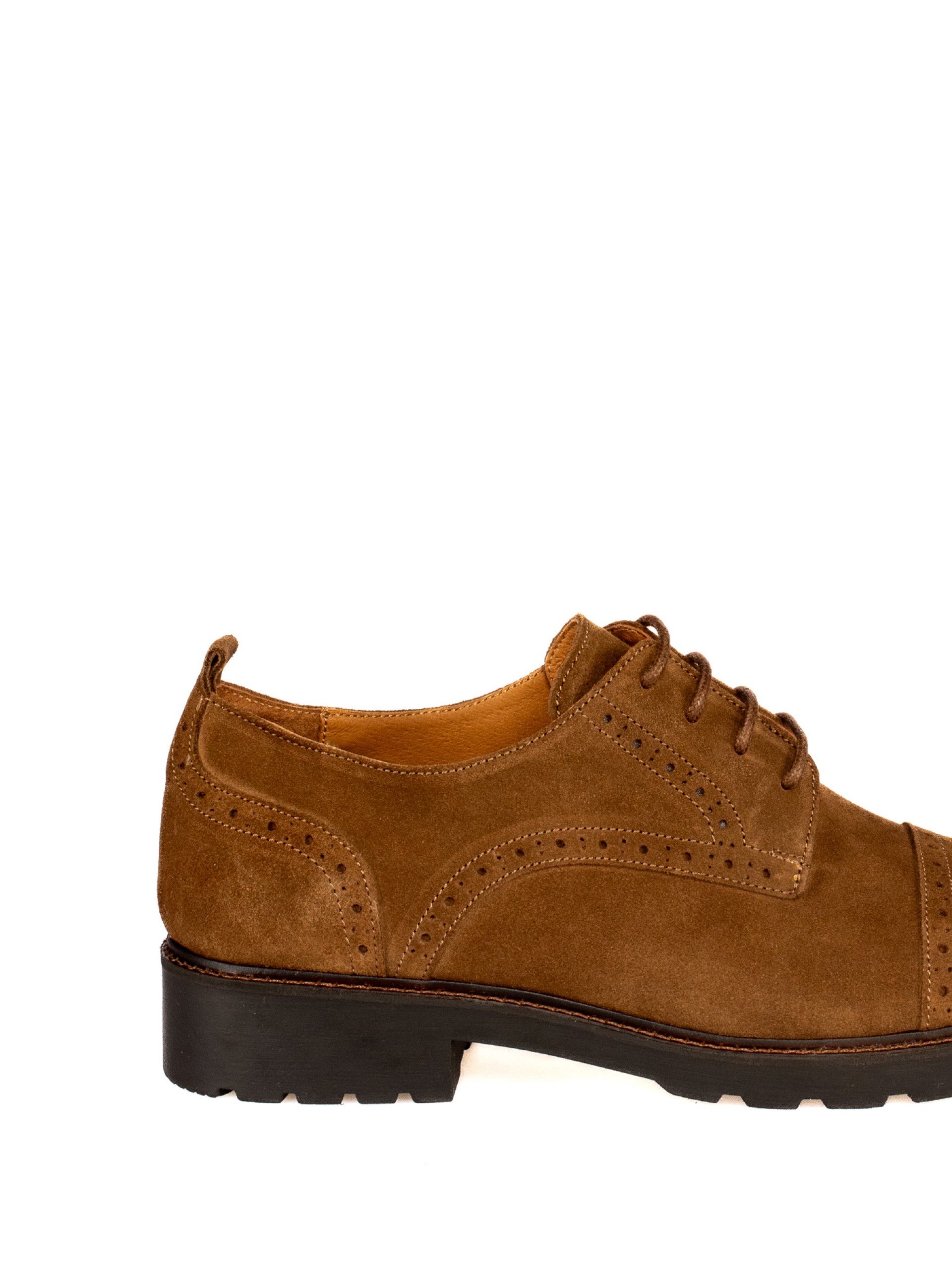 Sapato  em Camurça com florão