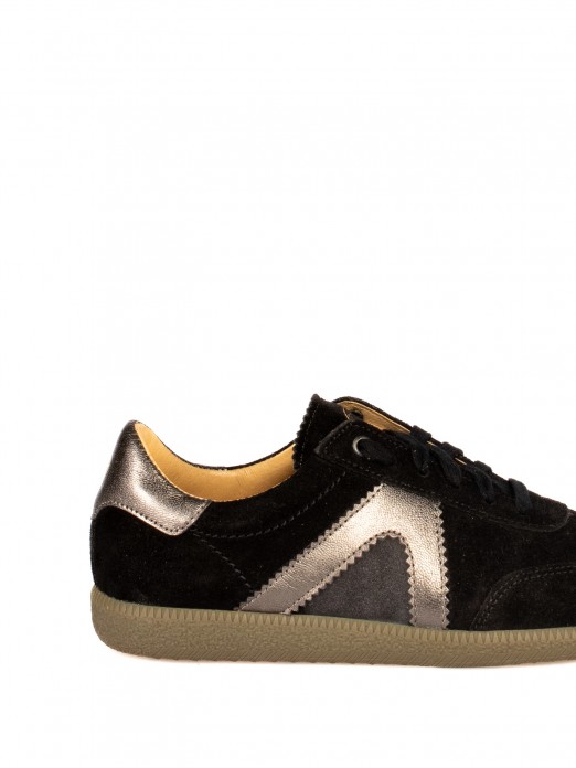 Suede Sports Shoes