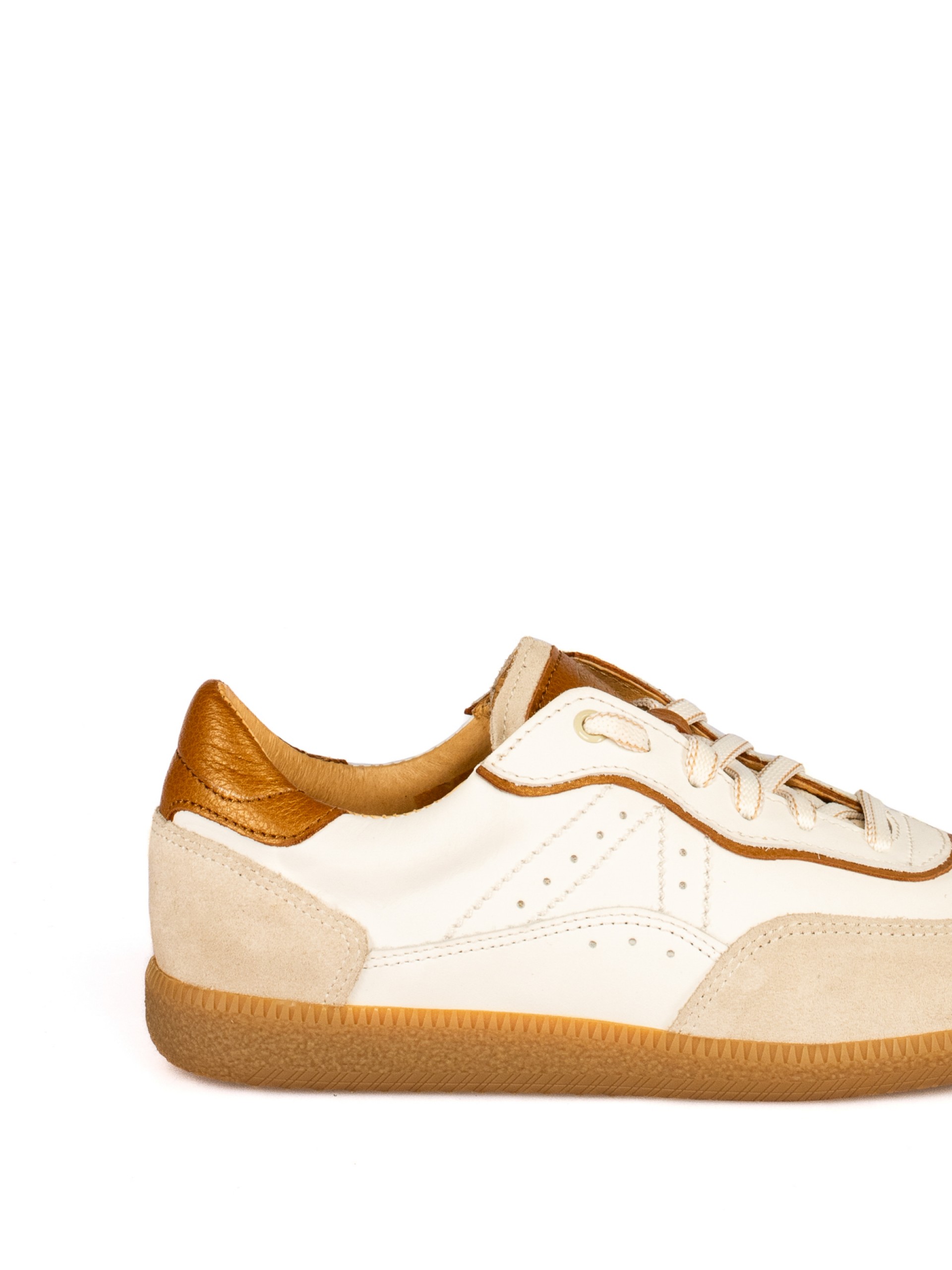 Sapato Desportivo em Pele com detalhes em camurça