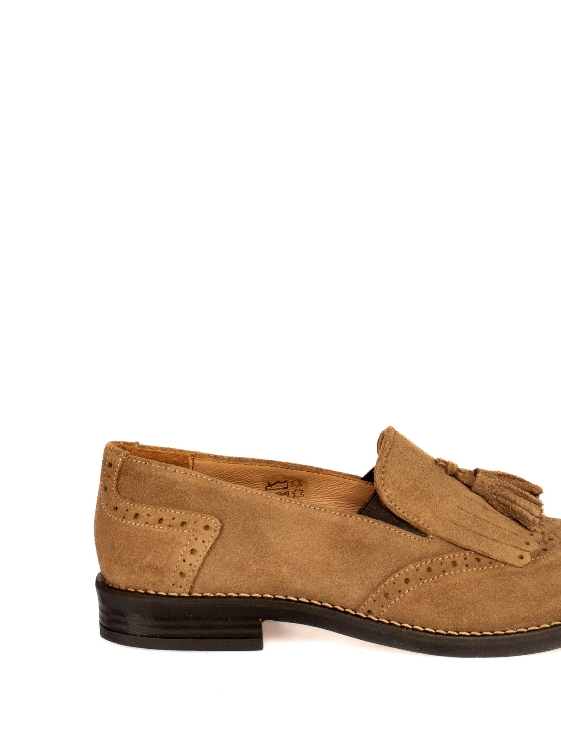 Sapato com Berloques em Camurça